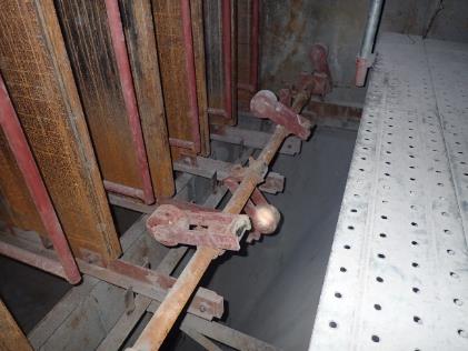 Installed DE/CE rapping system