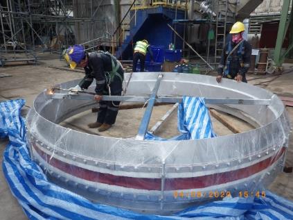 Installing inlet/outlet expansion joint