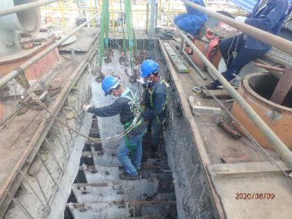Dismantling internal parts